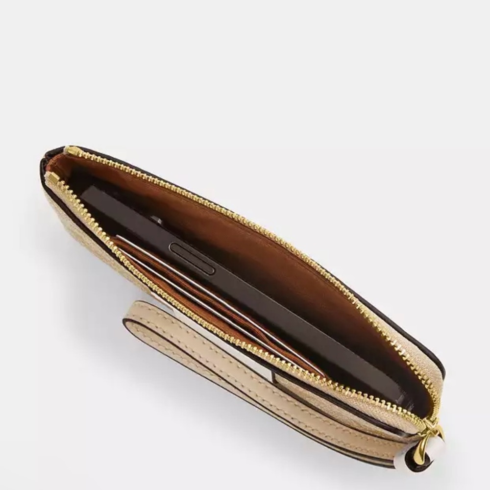 NEW COACH Women’s Leather Corner Zip Wristlet 🔥 - Picture 3 of 7